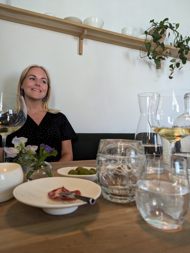 Väntar på maten på Vyn